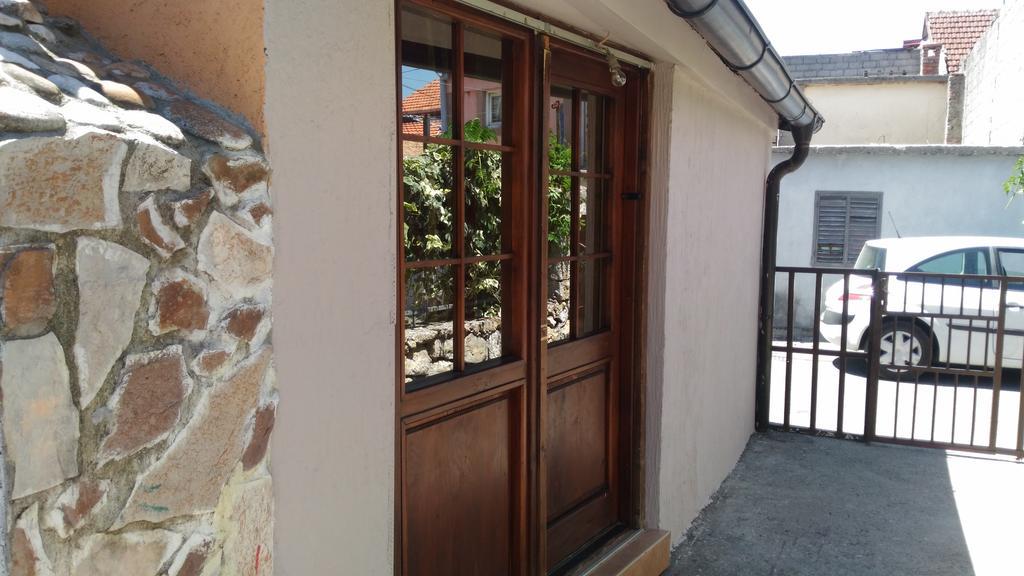 Apartment Luka Podgorica Buitenkant foto
