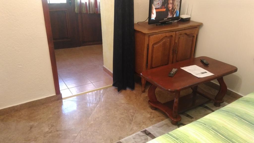 Apartment Luka Podgorica Buitenkant foto