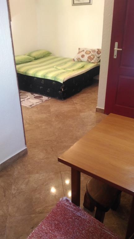 Apartment Luka Podgorica Buitenkant foto